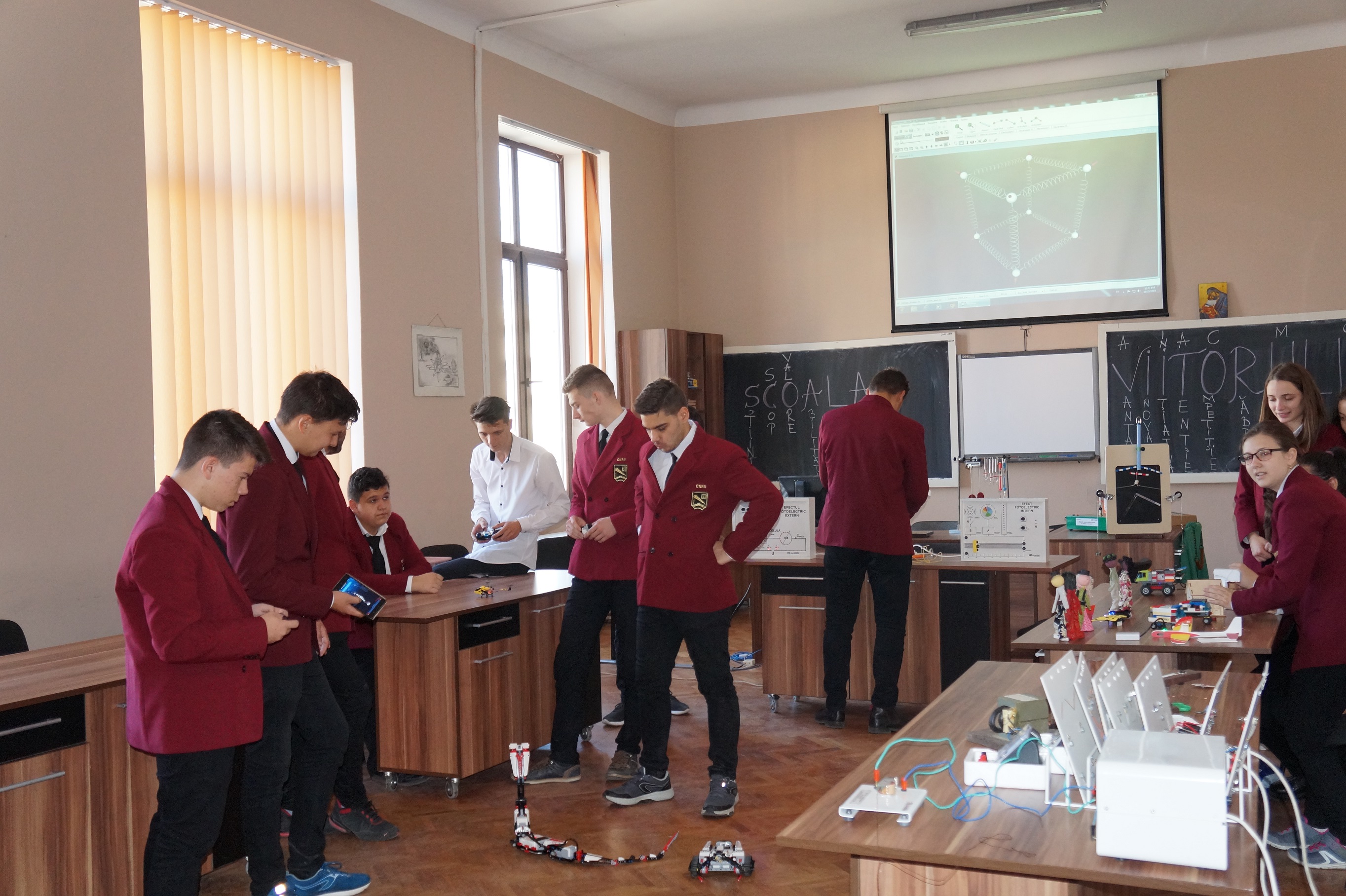 Colegiul Radu Negru Concept